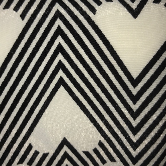 Hinge Blouse - Picture 4 of 5